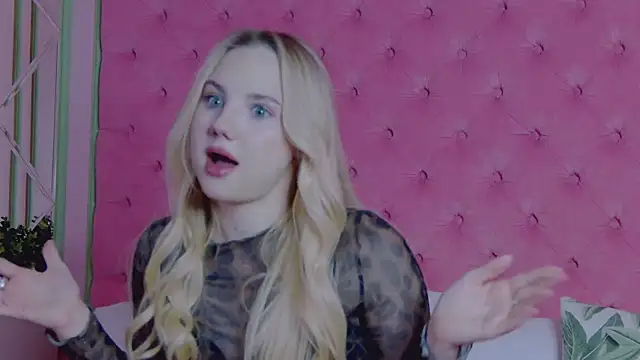 Sky Cutie online show from March 6, 2026, 5:04 am