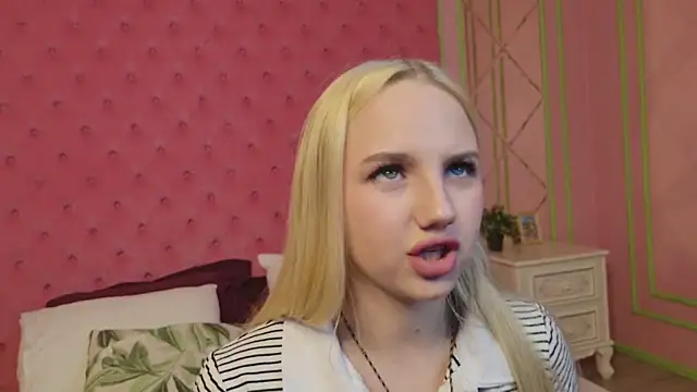 Sky Cutie online show from July 18, 2026, 4:27 am