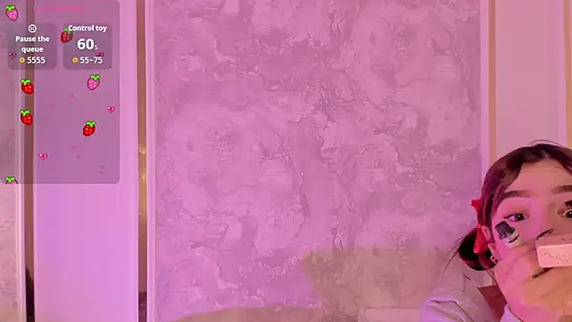 doll eyees  online show from October 30, 2025, 2:24 am