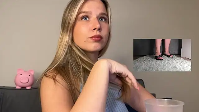 Snapshot of GoddessRoss chatting on September 8, 2025, 8:08 pm GoddessRoss online show from September 8, 2025, 8:08 pm