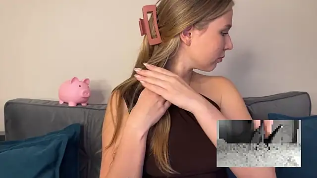 Snapshot of GoddessRoss chatting on September 26, 2025, 6:34 pm GoddessRoss online show from September 26, 2025, 6:34 pm