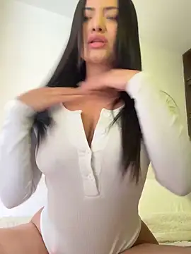 Lu090  online show from November 15, 2025, 4:36 pm