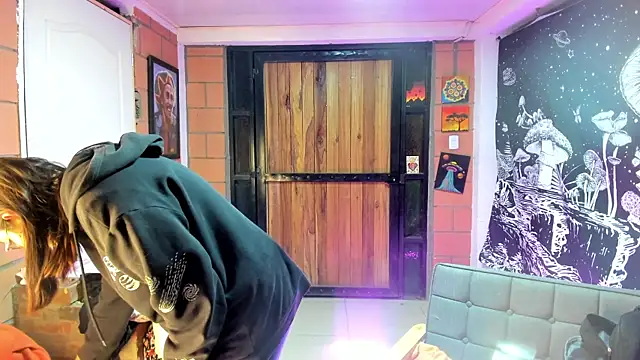 Snapshot of Violetaa_Leee chatting on September 10, 2025, 2:11 am Violetaa Leee online show from September 10, 2025, 2:11 am