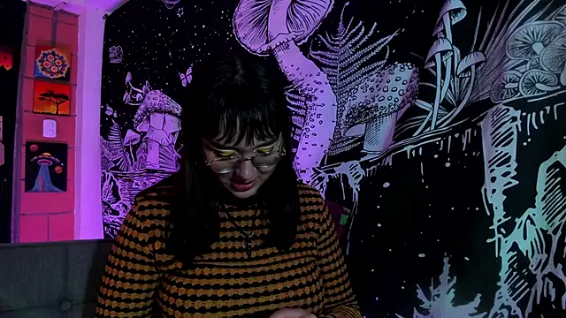 Snapshot of Violetaa_Leee chatting on September 14, 2025, 3:16 am Violetaa Leee online show from September 14, 2025, 3:16 am