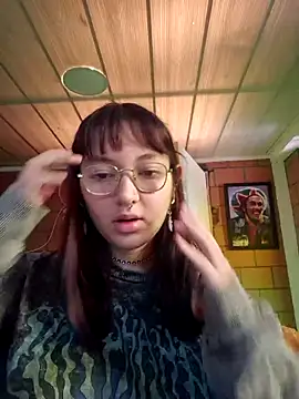 Snapshot of Violetaa_Leee chatting on September 19, 2025, 4:29 pm Violetaa Leee online show from September 19, 2025, 4:29 pm