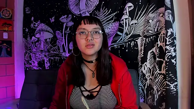 Snapshot of Violetaa_Leee chatting on October 1, 2025, 2:06 am Violetaa Leee online show from October 1, 2025, 2:06 am