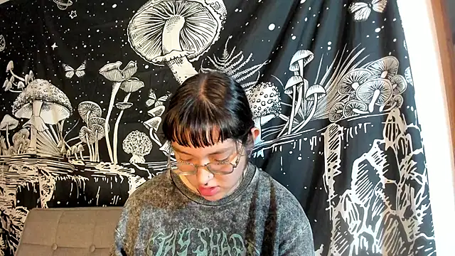 Snapshot of Violetaa_Leee chatting on October 2, 2025, 2:07 am Violetaa Leee online show from October 2, 2025, 2:07 am