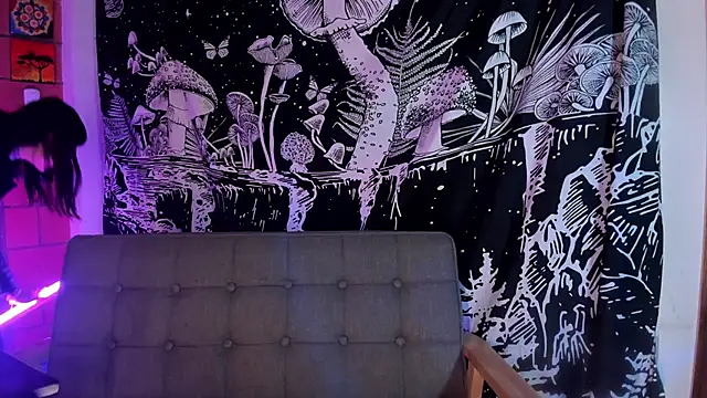 Snapshot of Violetaa_Leee chatting on October 24, 2025, 1:57 am Violetaa Leee online show from October 24, 2025, 1:57 am