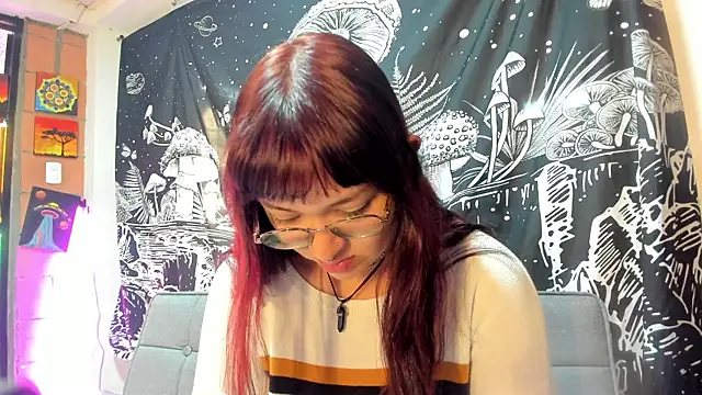 Snapshot of Violetaa_Leee chatting on October 29, 2025, 3:36 pm Violetaa Leee online show from October 29, 2025, 3:36 pm