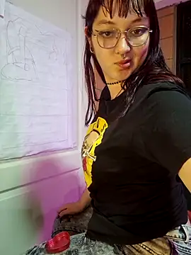 Snapshot of Violetaa_Leee chatting on October 31, 2025, 2:12 am Violetaa Leee online show from October 31, 2025, 2:12 am