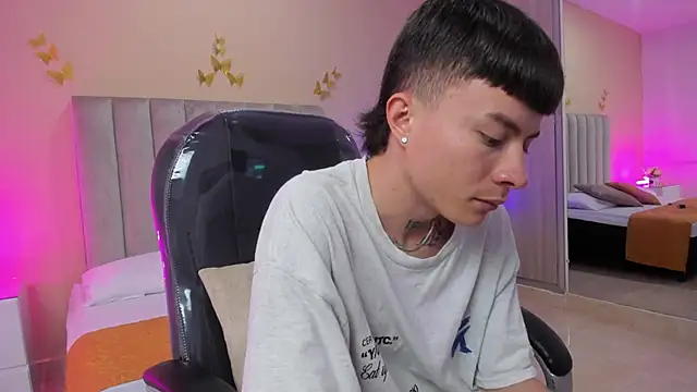 Snapshot of Nascary_Fox chatting on January 13, 2026, 7:41 pm Nascary Fox online show from January 13, 2026, 7:41 pm