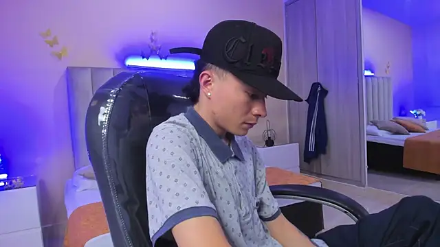 Snapshot of Nascary_Fox chatting on January 14, 2026, 6:46 pm Nascary Fox online show from January 14, 2026, 6:46 pm