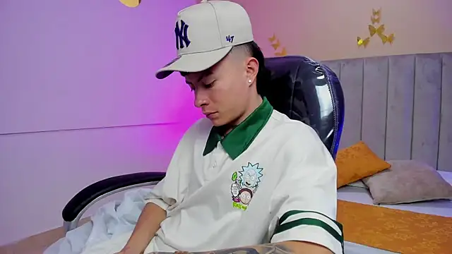 Snapshot of Nascary_Fox chatting on January 16, 2026, 8:35 pm Nascary Fox online show from January 16, 2026, 8:35 pm