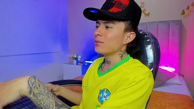 Snapshot of Nascary_Fox chatting on February 26, 2026, 7:57 pm Nascary Fox online show from February 26, 2026, 7:57 pm