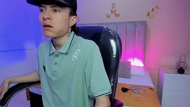 Snapshot of Nascary_Fox chatting on February 27, 2026, 7:36 pm Nascary Fox online show from February 27, 2026, 7:36 pm