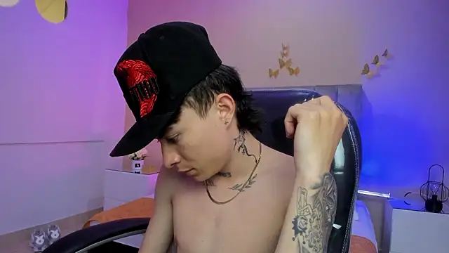 Snapshot of Nascary_Fox chatting on February 28, 2026, 7:37 pm Nascary Fox online show from February 28, 2026, 7:37 pm