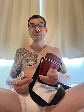 Leonsouzaof online show from December 1, 2025, 5:29 pm