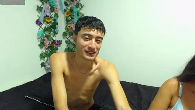 camiYwY online show from December 19, 2025, 6:53 am