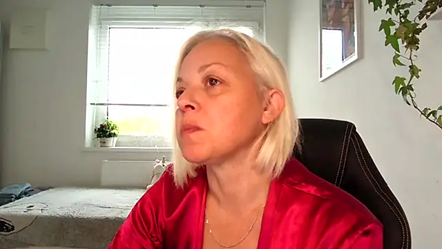 Linsy Kim online show from November 2, 2025, 9:00 am