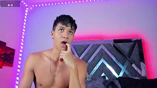 Snapshot of Robertmiller21 chatting on September 19, 2025, 4:36 am Robertmiller21 online show from September 19, 2025, 4:36 am