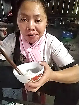 venu00 online show from December 1, 2025, 3:00 am