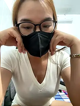 Zyzy009 online show from October 10, 2025, 3:11 pm