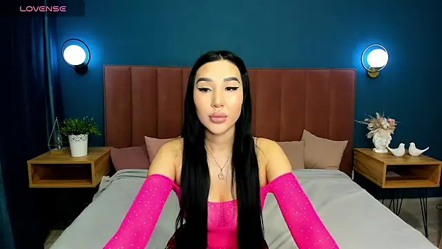 Jennifer Munoz online show from November 12, 2025, 1:28 am