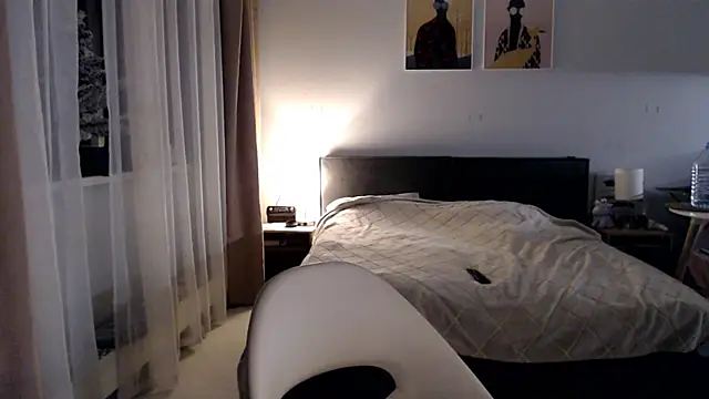 VivianCoke online show from January 8, 2026, 6:43 pm