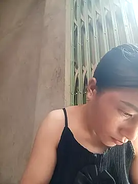 YAYAA-502 online show from September 22, 2025, 3:30 am