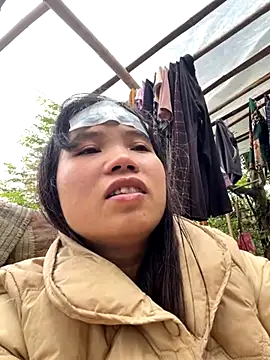 Ngoc-bbi online show from October 27, 2025, 4:49 am