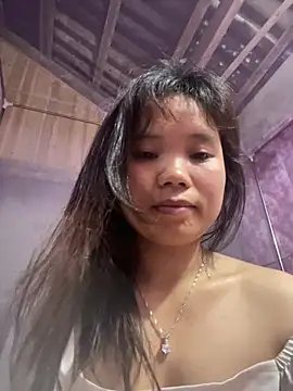 Ngoc-bbi online show from May 17, 2026, 4:25 pm