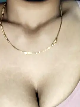 Savita2310 online show from November 25, 2025, 3:23 pm