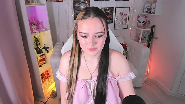 Snapshot of HeyMary chatting on September 18, 2025, 4:58 am HeyMary online show from September 18, 2025, 4:58 am