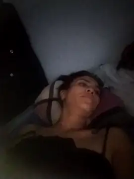 dulcelatin21 online show from November 28, 2025, 9:39 pm