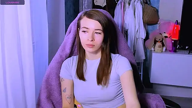 ZoyaMill online show from November 9, 2025, 6:12 am