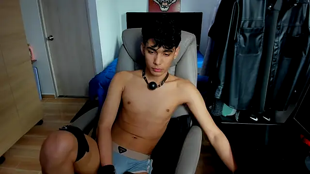 AliottTwink online show from July 1, 2026, 1:02 pm