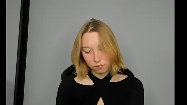 Agatha May online show from October 14, 2025, 11:11 am