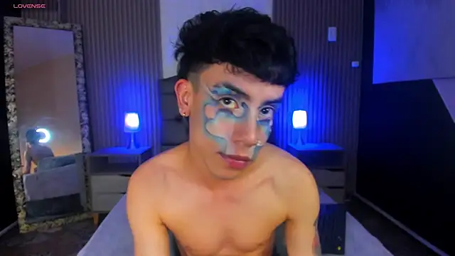 aaronjames1 online show from September 12, 2025, 9:04 pm