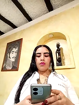 Snapshot of MAYE__13 chatting on September 20, 2025, 2:07 pm MAYE 13 online show from September 20, 2025, 2:07 pm