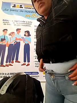 Snapshot of MAYE__13 chatting on November 26, 2025, 11:55 am MAYE 13 online show from November 26, 2025, 11:55 am