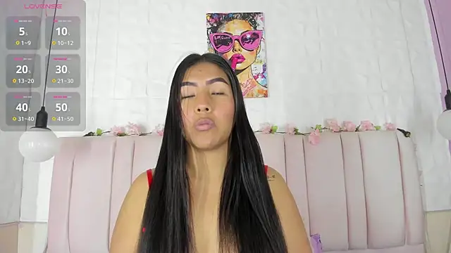 Snapshot of luna_maisonn chatting on July 9, 2026, 1:15 pm luna maisonn online show from July 9, 2026, 1:15 pm