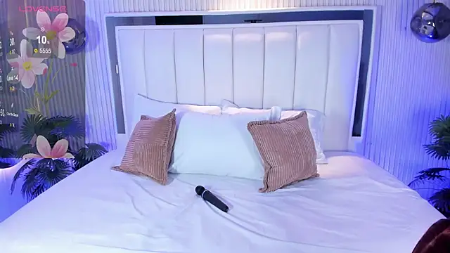 MariathLittle online show from November 8, 2025, 5:34 pm