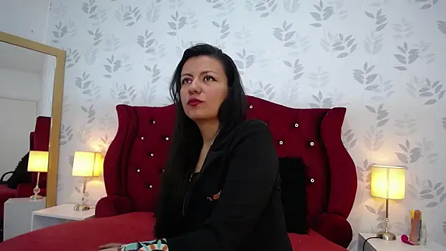 MargarettCooper online show from November 10, 2025, 12:15 pm