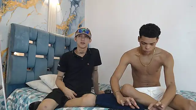 PRETTY FEM online show from January 7, 2026, 1:19 am