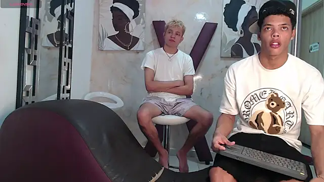PRETTY FEM online show from July 28, 2026, 1:56 am