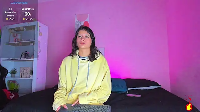 Snapshot of Georgina_Ferri_ chatting on November 14, 2025, 5:11 pm Georgina Ferri online show from November 14, 2025, 5:11 pm