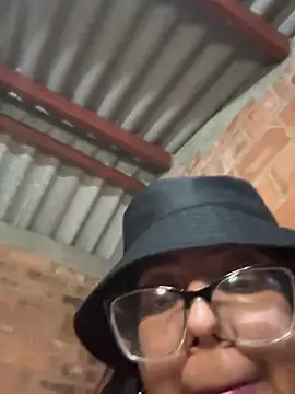 Jessyivonne online show from April 12, 2026, 5:12 am