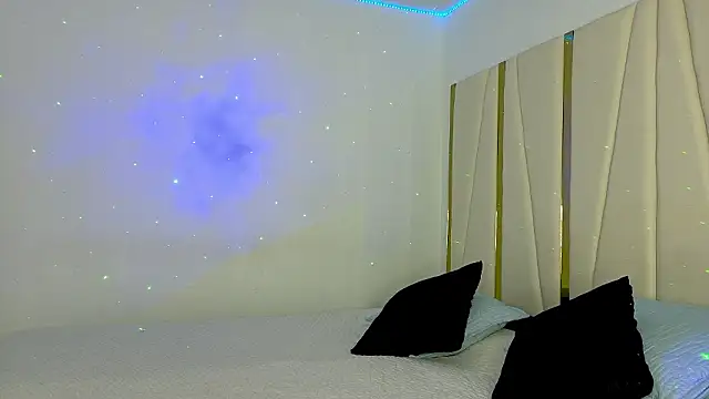 Snapshot of Sarahlove_90 chatting on February 11, 2026, 3:39 pm Sarahlove 90 online show from February 11, 2026, 3:39 pm