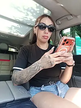 Snapshot of Sarahlove_90 chatting on February 12, 2026, 5:19 pm Sarahlove 90 online show from February 12, 2026, 5:19 pm