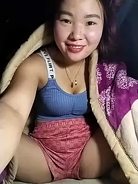 Snapshot of lylylove chatting on February 3, 2026, 1:37 am lylylove online show from February 3, 2026, 1:37 am